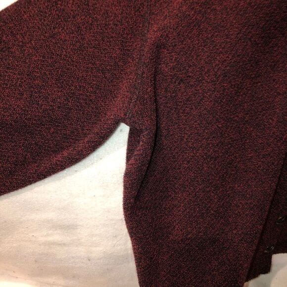 EUC Women’s LL Bean Size Medium Sweater/Cardigan - Picture 5 of 9